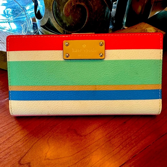 Kate Spade Wallet - Picture 1 of 3